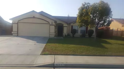 577 Burgundy St, Kerman, CA 93630 photo 1