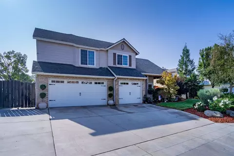 2184 Spruce Ave, Clovis, CA 93611 photo 1