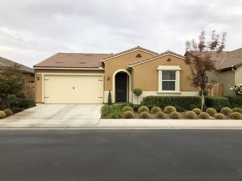 3831 Joaquin Ave, Clovis, CA 93619 photo 1