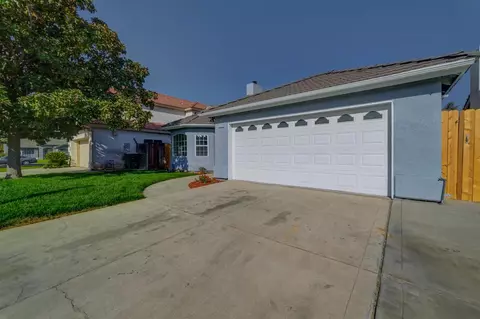833 Garland Ave, Clovis, CA 93612 photo 1