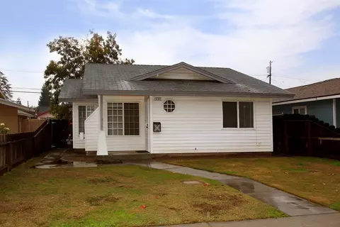 731 Woodworth Ave, Clovis, CA 93612 photo 1