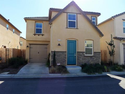3730 Connected Pl, Clovis, CA 93619 photo 1