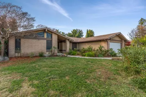 44 Amber Ave, Clovis, CA 93611 photo 1