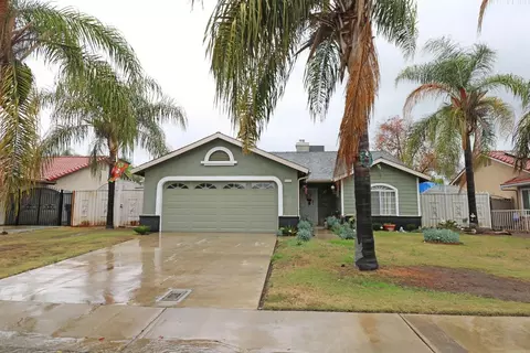 1171 E Davis Dr, Dinuba, CA 93618 photo 1