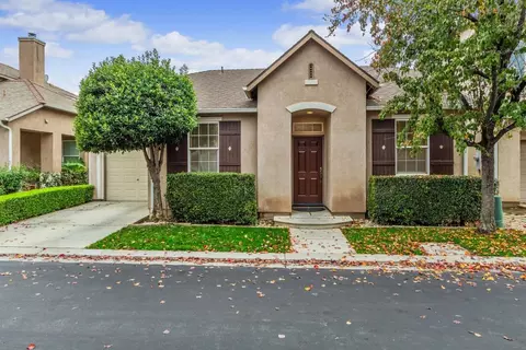 1618 N Dublin Ln, Clovis, CA 93619 photo 1