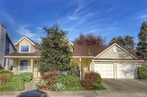 695 Bedford Ave, Clovis, CA 93611 photo 1