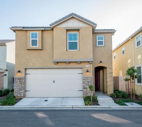 3768 Amity Ln, Clovis, CA 93619 photo 1