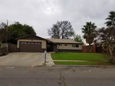 4652 E Pitt Ave, Fresno, CA 93725 photo 1