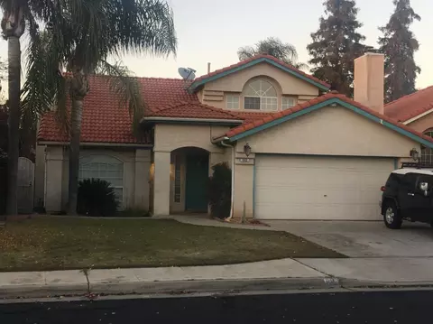 893 W Garland Ave, Clovis, CA 93612 photo 1