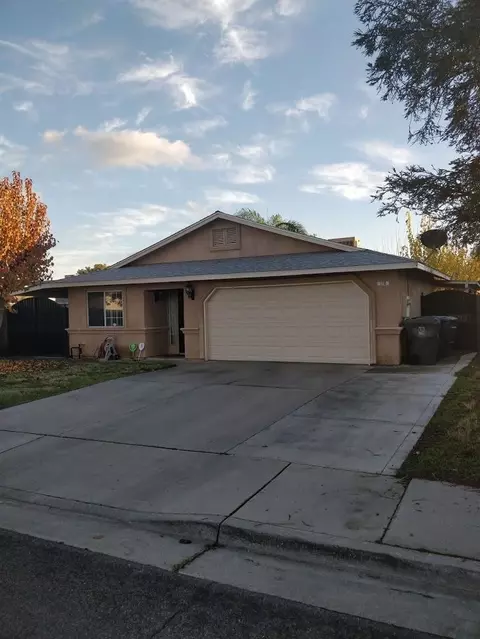 110 W Clark St, Madera, CA 93638 photo 1