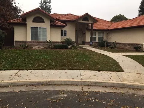 299 Brehler Ave, Sanger, CA 93657 photo 1
