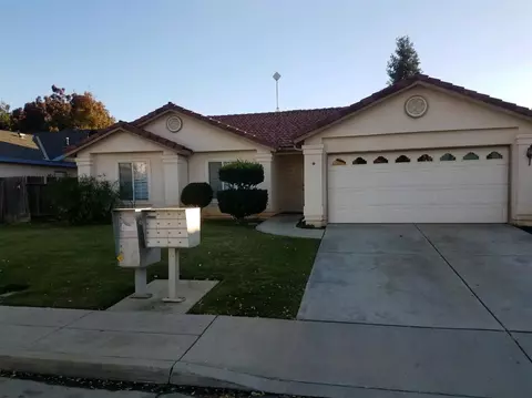 2727 3rd St, Sanger, CA 93657 photo 1