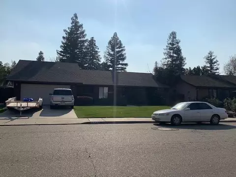 3049 E Douglas Ave, Visalia, CA 93292 photo 1