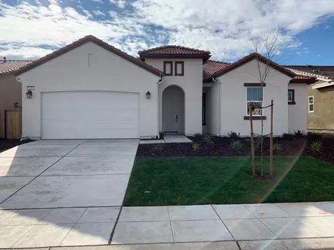 610 Pinnacle Dr S, Madera, CA 93636 photo 1