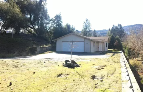 49446 Pierce Dr, Oakhurst, CA 93644 photo 1