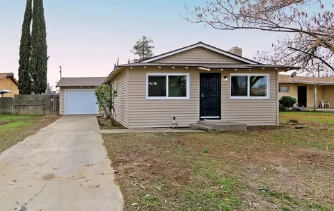 204 Maple St, Madera, CA 93637 photo 1