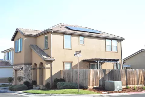 3062 Cirque Ln, Clovis, CA 93619 photo 1