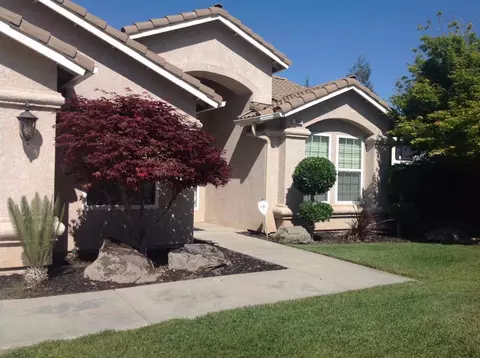 868 Royal Dr, Madera, CA 93637 photo 1