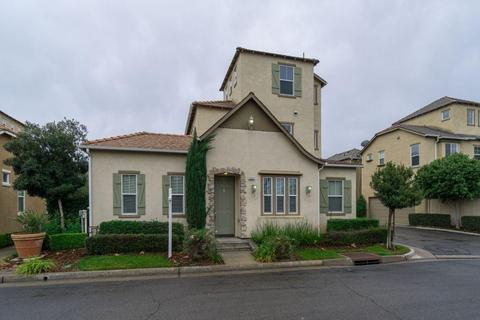 3832 Trenton Ln, Clovis, CA 93619 photo 1