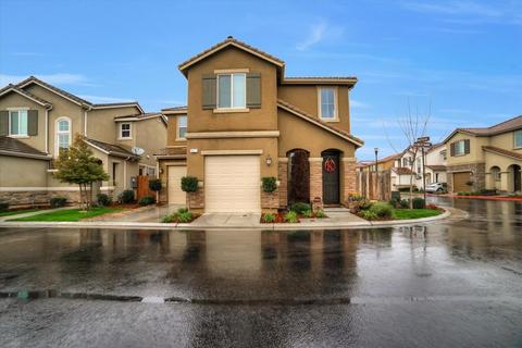 3077 Mount Rainier Ln, Clovis, CA 93619 photo 1