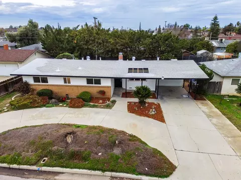 5691 E Ashlan Ave, Fresno, CA 93727 photo 1