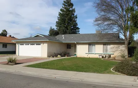 1559 Barstow Ave, Clovis, CA 93611 photo 1