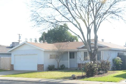 562 W Rialto Ave, Clovis, CA 93612 photo 1
