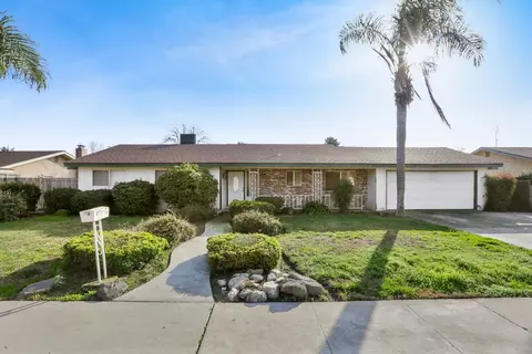 790 E Sequoia Dr, Dinuba, CA 93618 photo 1