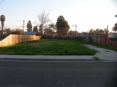 91 Magnolia Ave E, Lemoore, CA 93245 photo 1