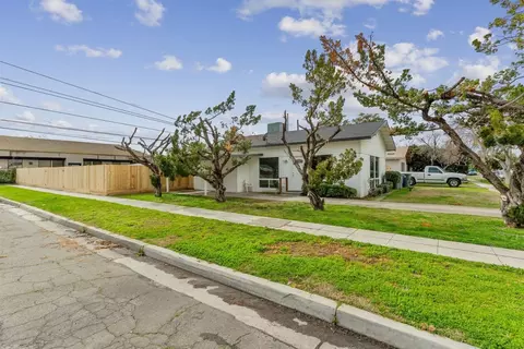 2444 E Hampton Way, Fresno, CA 93726 photo 1