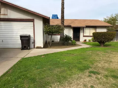 1658 Early Ave, Reedley, CA 93654 photo 1