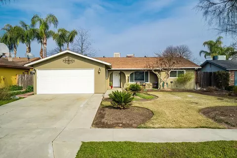 256 E Adrian Way, Hanford, CA 93230 photo 1