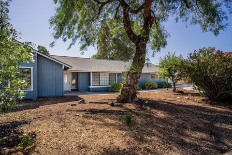 8386 N Madsen Ave, Clovis, CA 93619 photo 1