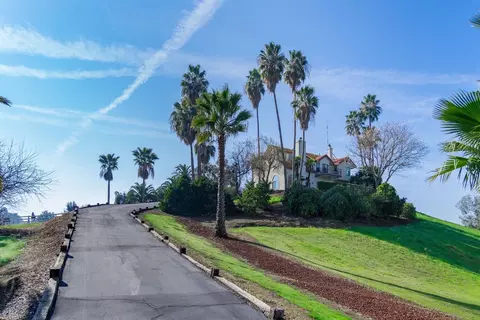 13089 Wiregrass Ln, Clovis, CA 93619 photo 1