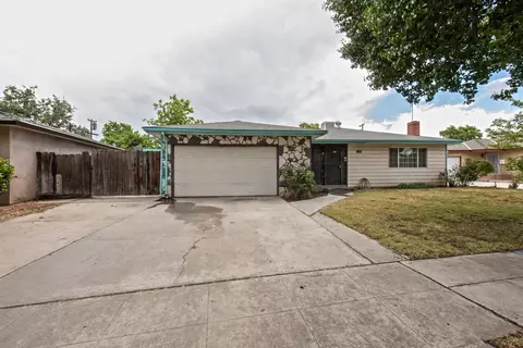 4860 E Pine Ave, Fresno, CA 93727 photo 1