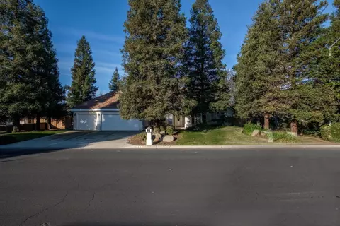 2812 Magnolia Ave, Clovis, CA 93611 photo 1