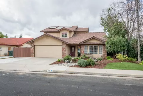 42 N Cypress Ave, Clovis, CA 93611 photo 1