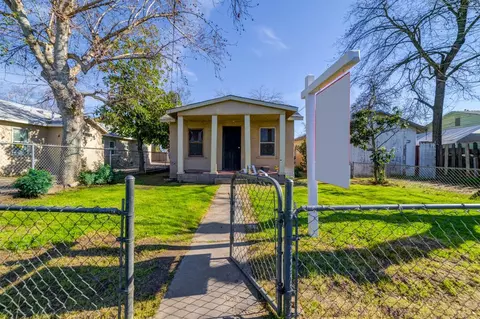 910 Washington Ave, Madera, CA 93638 photo 1