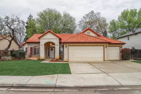 691 N Oxford Ave, Clovis, CA 93611 photo 1