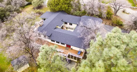 42488 Maples Ln, Oakhurst, CA 93644 photo 1