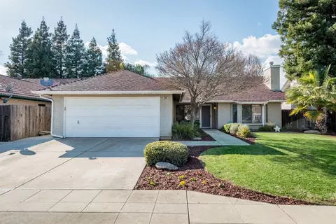 682 N Fordham Ave, Clovis, CA 93611 photo 1