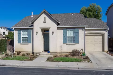637 W Edinburgh Ln, Clovis, CA 93619 photo 1