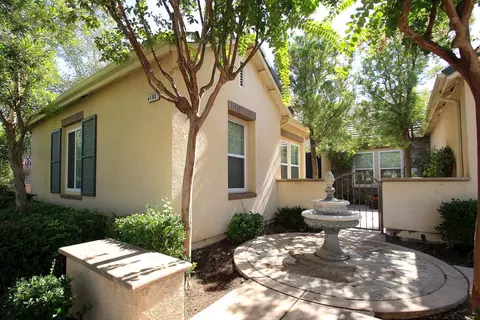 4190 N Bodega Bay Rd, Clovis, CA 93619 photo 1