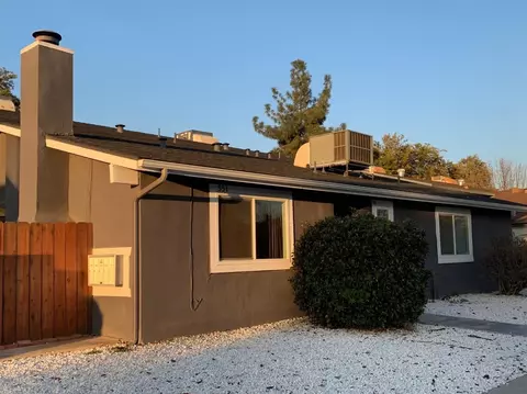 551 W Ashlan Ave, Clovis, CA 93612 photo 1