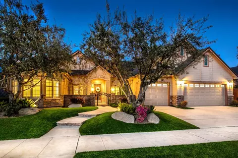 321 Lester Ave, Clovis, CA 93619 photo 1