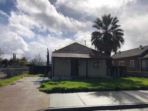 402 E Pleasant St, Coalinga, CA 93210 photo 1