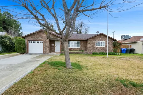 217 E Ter, Hanford, CA 93230 photo 1