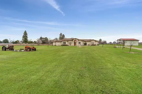 2390 N Mccall Ave, Sanger, CA 93657 photo 1