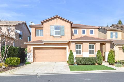 661 W Edinburgh Ln, Clovis, CA 93619 photo 1