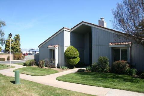 1834 Cougar Ln, Clovis, CA 93611 photo 1
